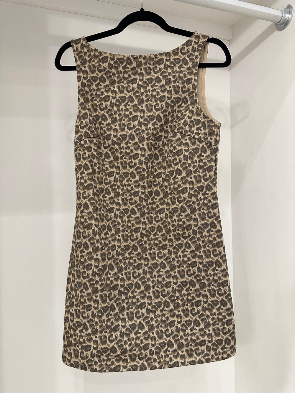 LELIS small Sleeveless Leopard Print Shift Dress in Brown. Like new